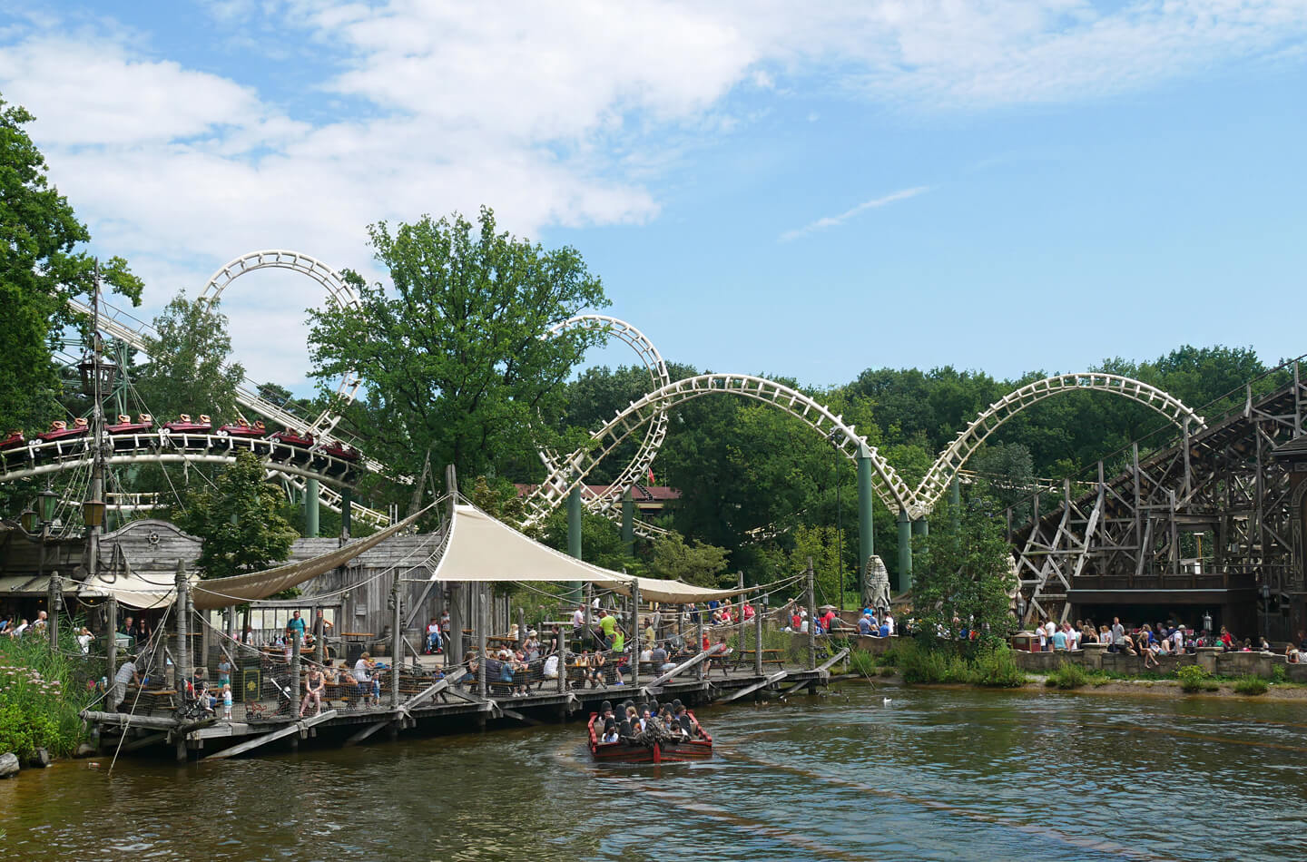 Efteling sluit Python achtbaan voor onderhoud | LetsGoDigital