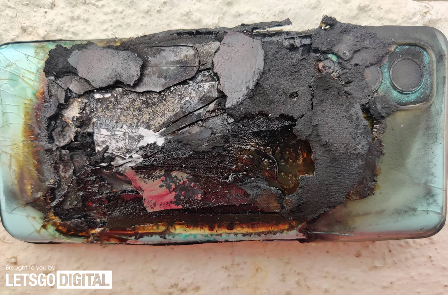 OnePlus smartphone batterij explodeert